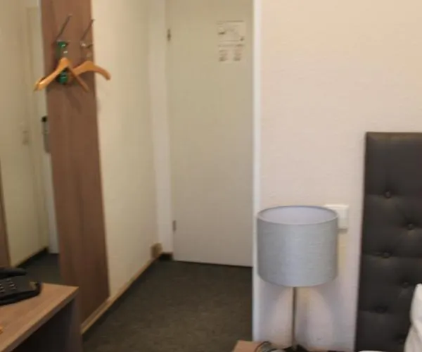 Saechsischer Hof 3* شيمنيتز